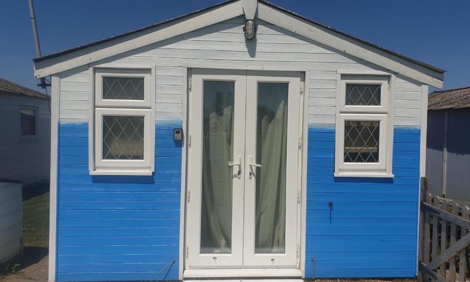 Warden Ski Chalet | Pips Chalet in the Isle of Sheppey