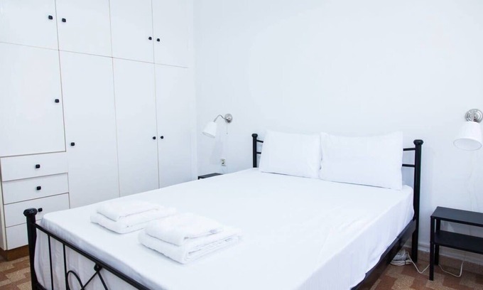 Keratsinion Apartment | Piraeus 1 Bd Cosy Apt with Balcony