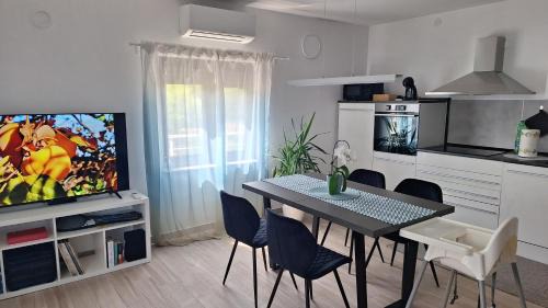 Komen Apartment | Piramida Kras