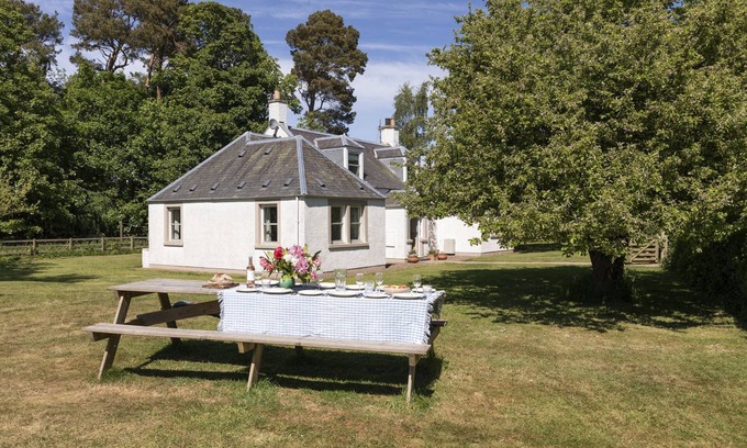 Kelso Cottage | PIRNIE COTTAGE - a charming four bedroom cottage ideal for families