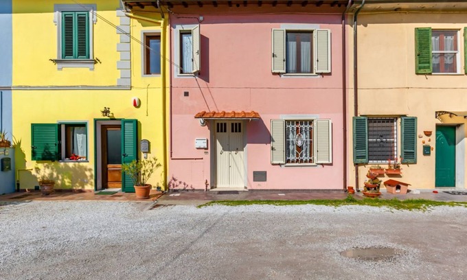 Pisa Apartment | Pisa Airport Comfy Apartment - Private Parking
