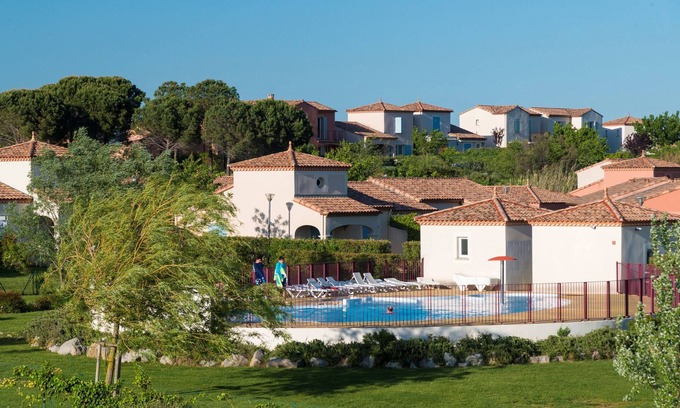 Homps Villa | Piscines, Gym, Hammam sur place ! Villa Spacieuse