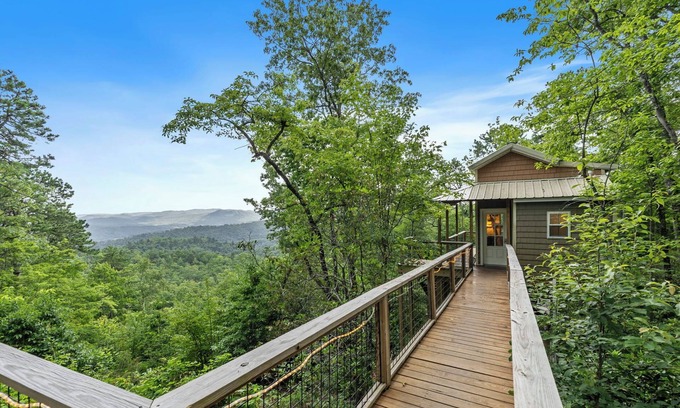 Brevard Cabin | Pisgah Paradise-Privacy, Hot Tub, and Views!