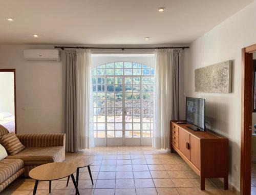 Vall De Almonacid Apartment | Piso en Vall de Almonacid con vistas, aire acondicionado, Wifi y Smart TV