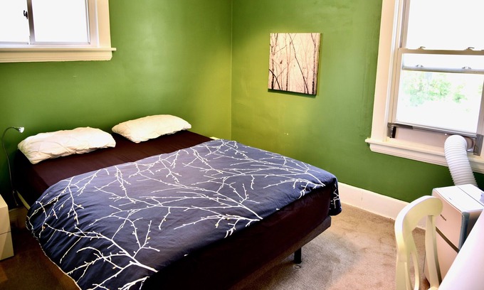 Garfield Heights House | Pistachio Room near Cleveland