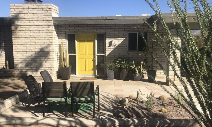 Borrego Springs House | Pitch Perfect Mid-Century 2 Bedroom, 2 Bathroom ~ Amazing Hiking, Star Gazing ~
