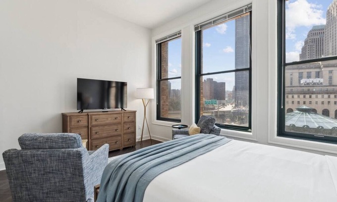Downtown Pittsburgh Apartment | Pittsburgh Apartment w/Kitchen & Laundry | Near Famous Parks & Attractions