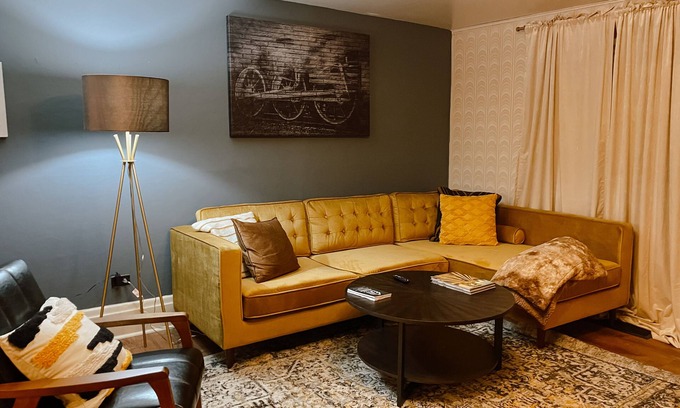 South Side Flats House | Pittsburgh Pennsylvania house