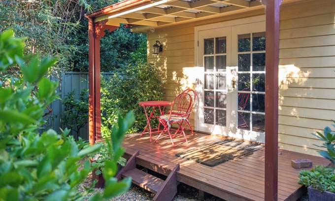 Leura Cottage | Pixie Cottage Sth Leura-Self-Contained-Quiet-Easy level 10 mins stroll to Leura