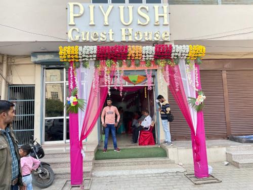 Meerut House | PIYUSH GUEST HOUSE