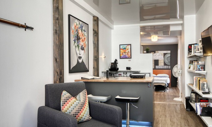 Saint-Roch Apartment | PLACE DES ARTS/ART'S PLACE