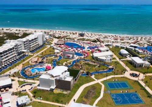 Playa Mujeres Resort | Planet Hollywood Cancun by Royalton, An Autograph Collection All-Inclusive Resort