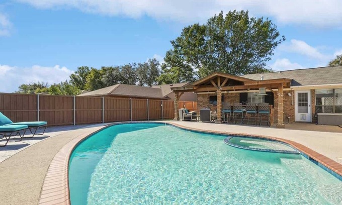 Cross Creek East House | Plano House close to Mckinney and Oak Point Park