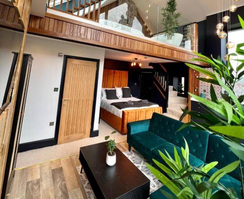 Penisarwaun House | Plas Coch Luxury Barn