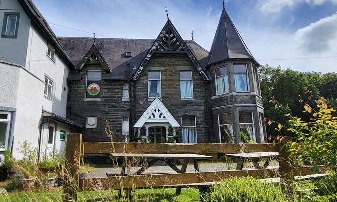 Dolwyddelan House | Plas Penaeldroch Manor