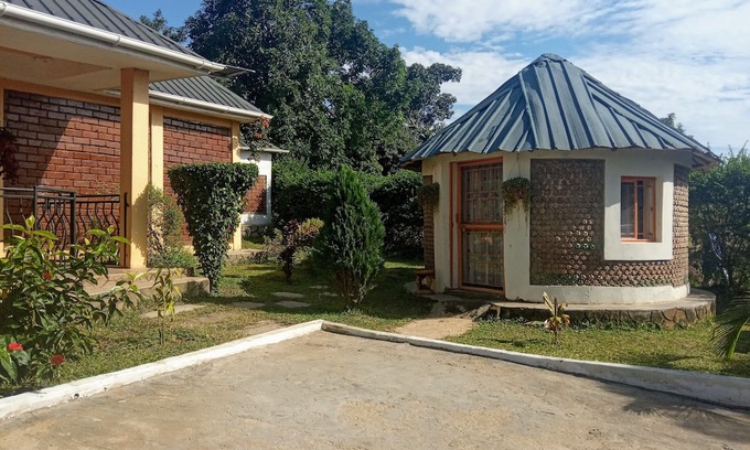 Entebbe Hotel | Plastic Bottles House