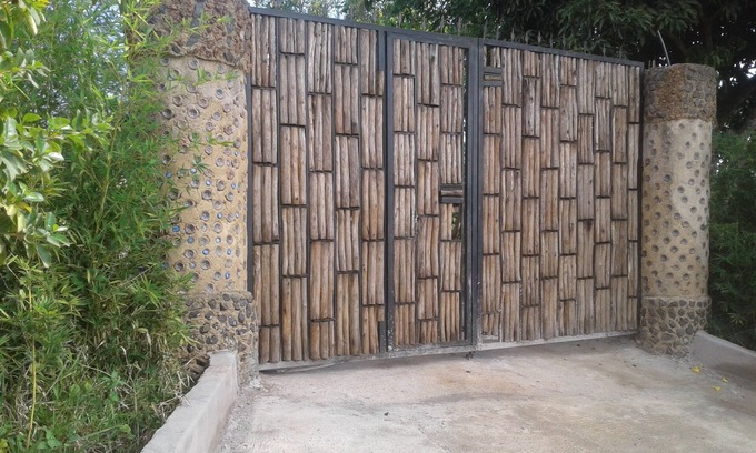 Entebbe Cabin | Plastic Bottles House