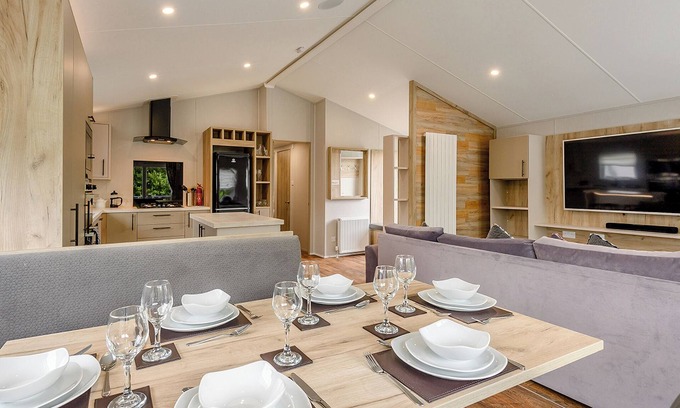 Mablethorpe Ski Chalet | Platinum 4 berth Lodge (Pet)