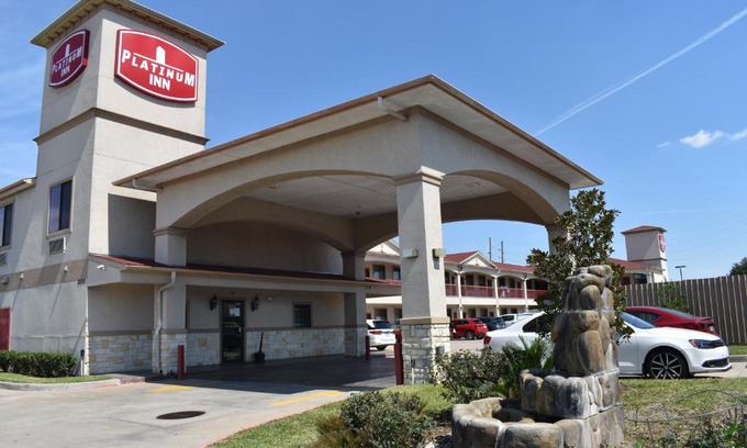Barker Hotel | Platinum Inn Katy