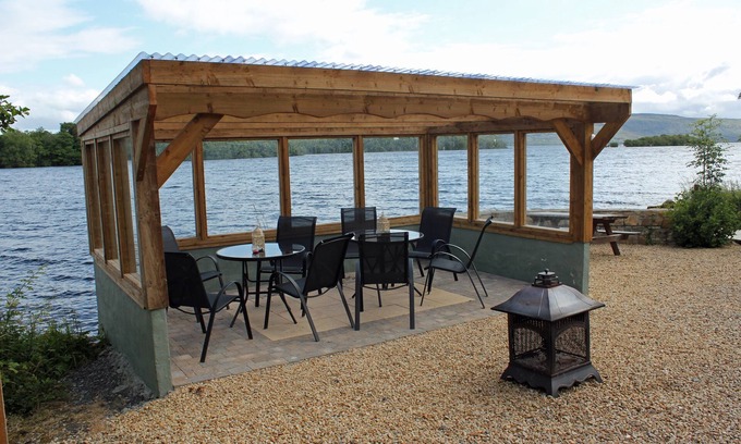 Enniskillen Cabin | Platinum Lakeside Lodge at Mullans Bay