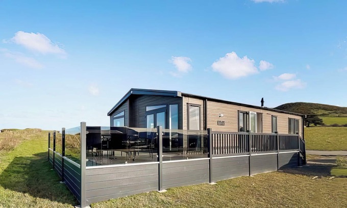 Aberystwyth Ski Chalet | Platinum Lodge Bay View Spa