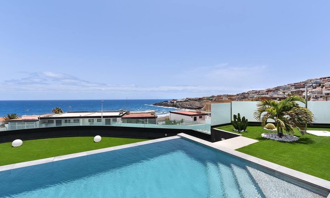 Telde Villa | Playa del Hombre MC by VillaGranCanaria