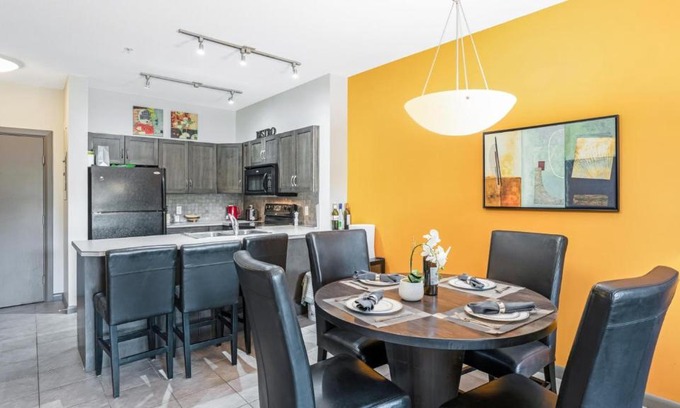 South Pandosy Apartment | Playa del Sol Special #442