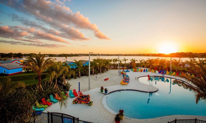 Cypress Gardens Hotel | Playful Stay Perfect for Family Getaway | 2 Units