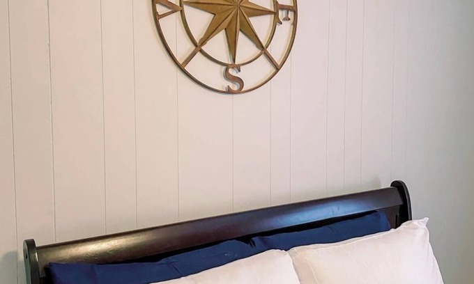 Scottsboro Cabin | Playing Hooky Cabin/2 Bedroom-1 Bath