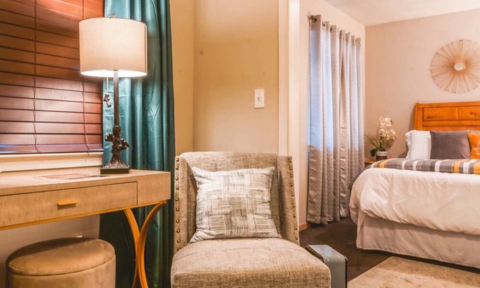 Tahoe Valley Hotel | Playpark Lodge Unit 8 Master Queen Suite