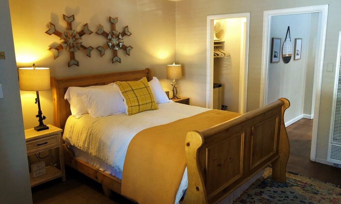 Tahoe Valley Hotel | Playpark Lodge Unit 3 Family Suite w Bunks