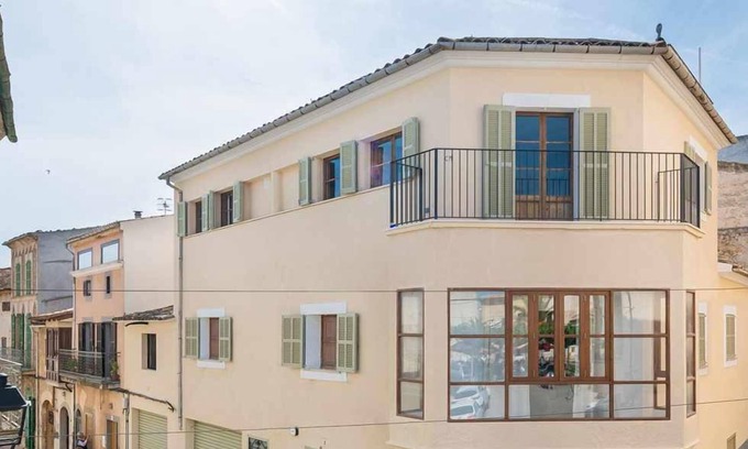 Campanet Apartment | Plaza Maca, townhouse in the center of Campanet