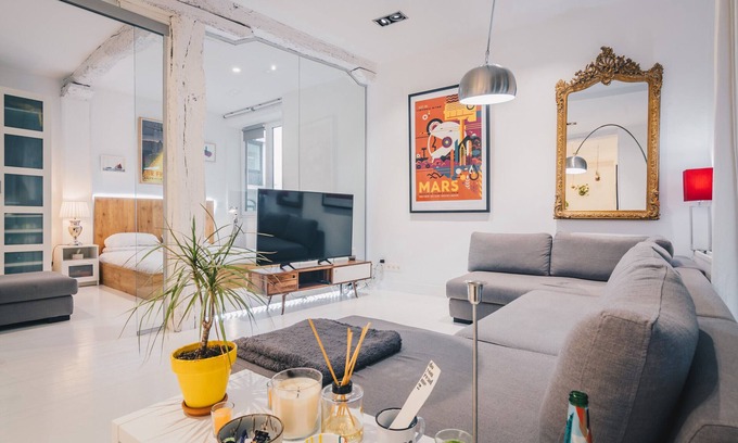 Casco Viejo Apartment | Plaza Nueva apartment