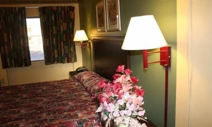 Clewiston Hotel | Plaza Travel Inn