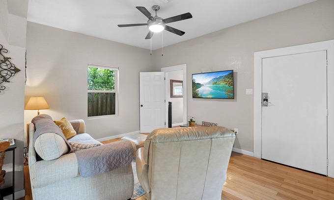 Near East Side House | Pleasant 2-bedroom house six minutes from Rivercenter mall and nearby hospital