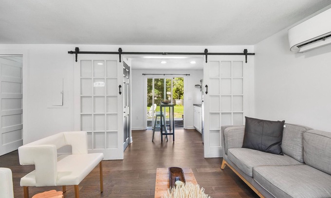 St. Augustine Cottage | Pleasant 2-bedroom cottage, Amazing back yard, Pet Friendly in St. Augustine