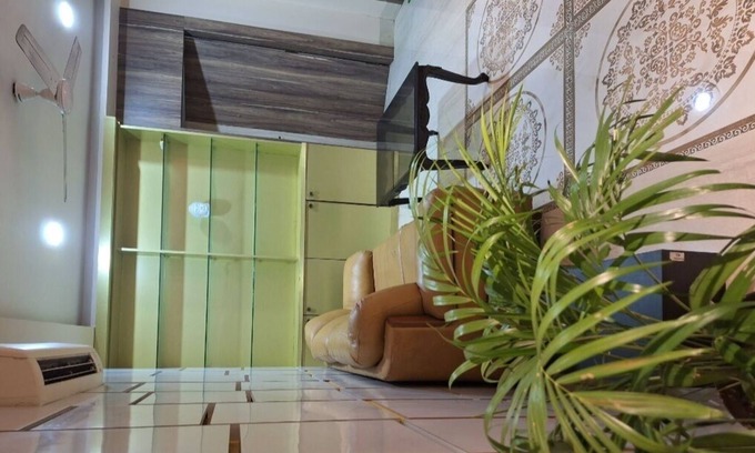 Kalighat Apartment | Pleasant 2 room flat with mini kitchen for family stay near kalighat metro