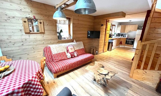 Station de Drouzin le Mont Apartment | Pleasant 3-Room Apartment with Balcony and Cellar in Col du Corbier