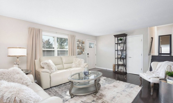 Bettendorf House | Pleasant 4-bedroom/2-bath home in Bettendorf