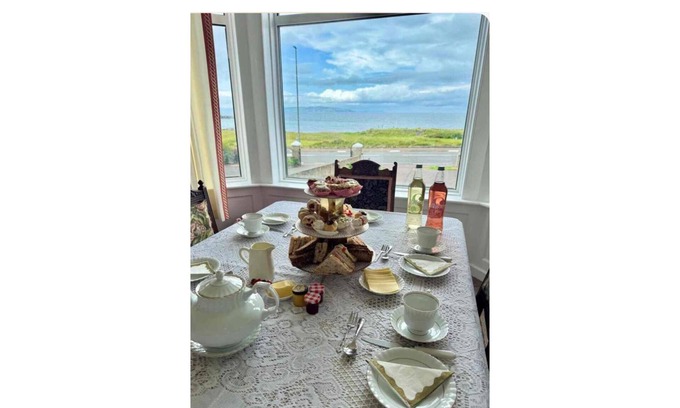 Portstewart House | Pleasant 4-bedroom house, WiFi & TV near Portrush & Portstewart.nSEA & GOLF VIEW