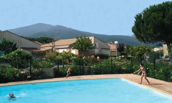 Sorede Villa | Pleasant air-conditioned holiday VILLA-Veranda-garden and pool-tennis access