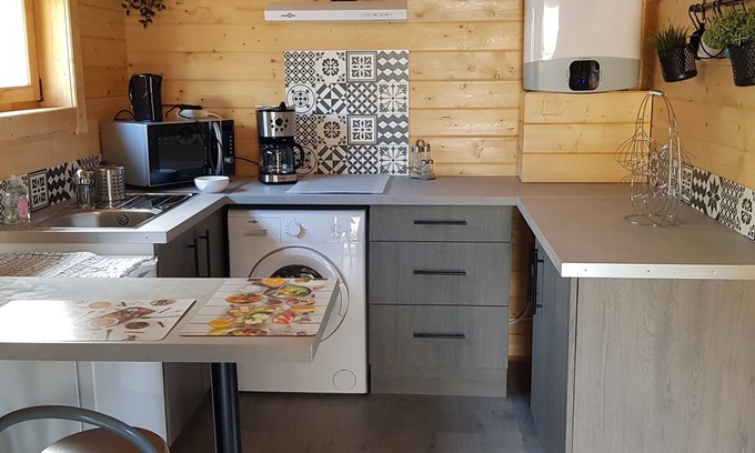 Calorguen Ski Chalet | Pleasant and peaceful fully-equipped wooden chalet
