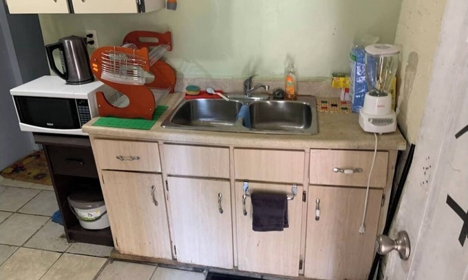 Parkdale Apartment | Pleasant Apartment (King St W) - great location!