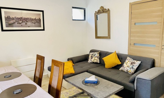 Centre House | Pleasant duplex, air conditioning and garden