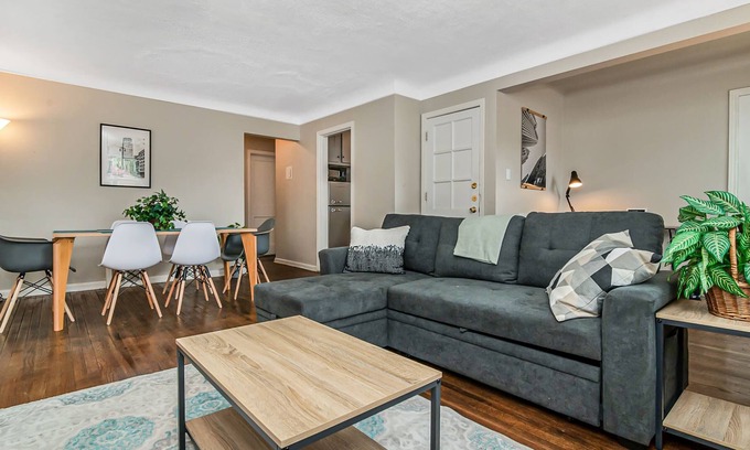 Detroit House | Pleasant Family Stay in Home near Downtown Detroit