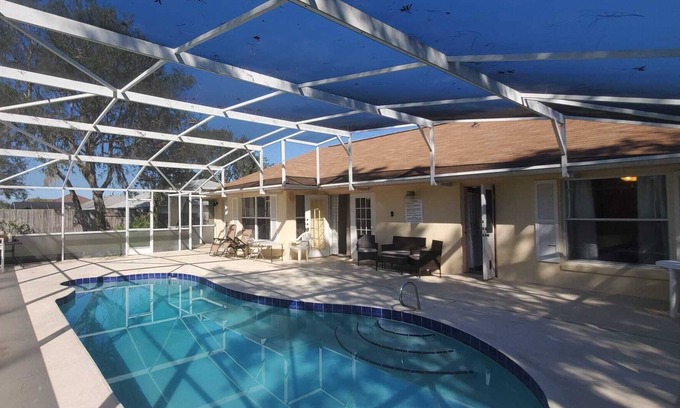 Kissimmee House | Pleasant Hill Retreat Pet friendly 30 min Disney
