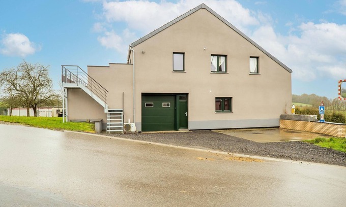 Treignes House | Pleasant holiday home in Wallonie with garden