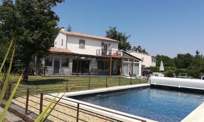 Viens House | Pleasant house in Luberon with swimming pool, France
