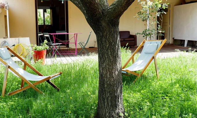 Estanove House | Pleasant house with mature garden