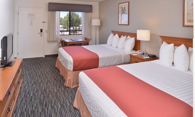 Clairemont Hotel | Pleasant Inn